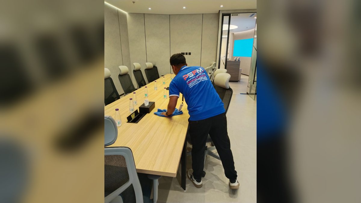 PSFM meeting room cleaning support for Saudi procurement-ready facilities